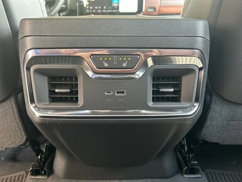 Used 2026 GMC Sierra 2500 Denali Ultimate AWD/4WD image 18