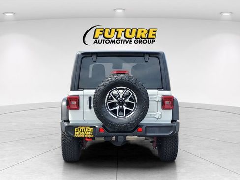 Used 2024 Jeep Wrangler Unlimited Rubicon AWD/4WD image 8