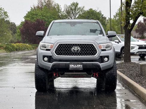 Used 2019 Toyota Tacoma TRD Off-Road AWD/4WD image 9