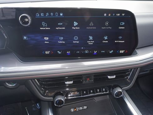 Used 2025 Chevrolet Suburban RST image 22