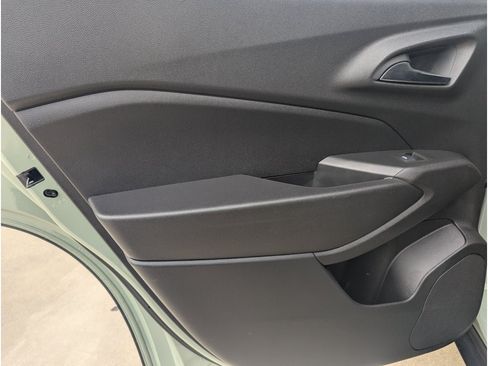 Used 2025 Chevrolet Trax ACTIV w/ Sunroof Package FWD image 16