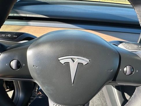 Used 2023 Tesla Model Y Long Range image 30