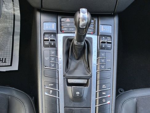 Used 2017 Porsche Macan w/ Driver Memory Package image 46