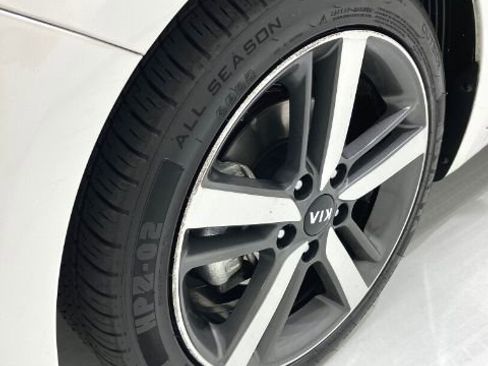 Used 2017 Kia Forte EX FWD image 21