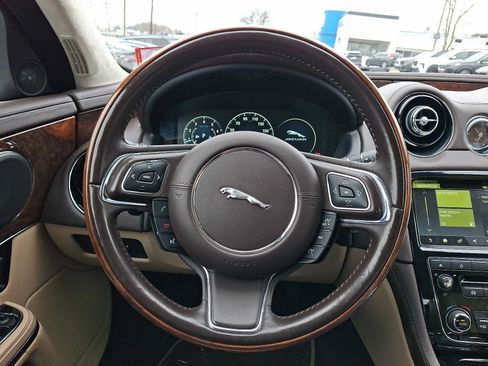 Used 2019 Jaguar XJ AWD image 20