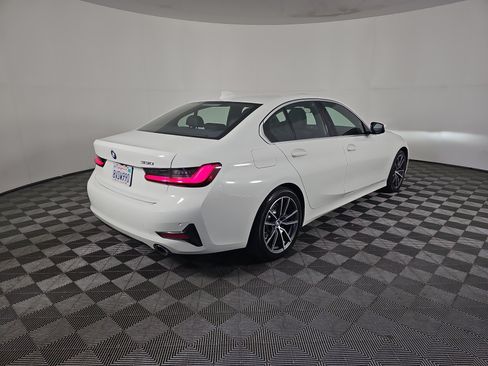 Used 2021 BMW 330i Sedan w/ Driving Assistance Package RWD image 4