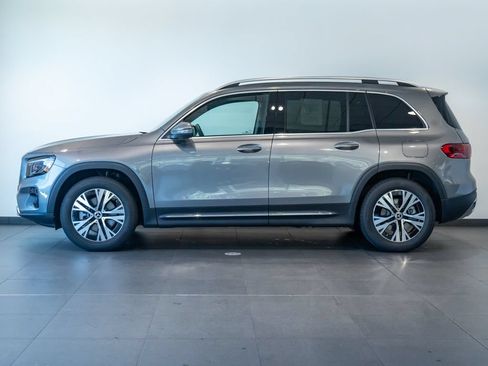 Used 2026 Mercedes-Benz GLB 250 4MATIC image 2