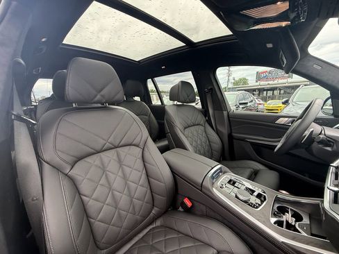 Used 2026 BMW X7 xDrive40i w/ M Sport Package AWD/4WD image 25