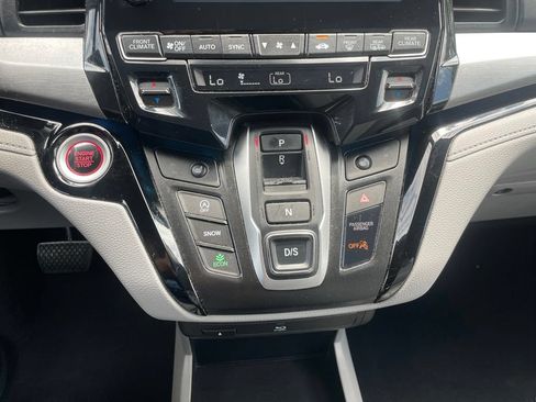 Used 2023 Honda Odyssey Touring image 18