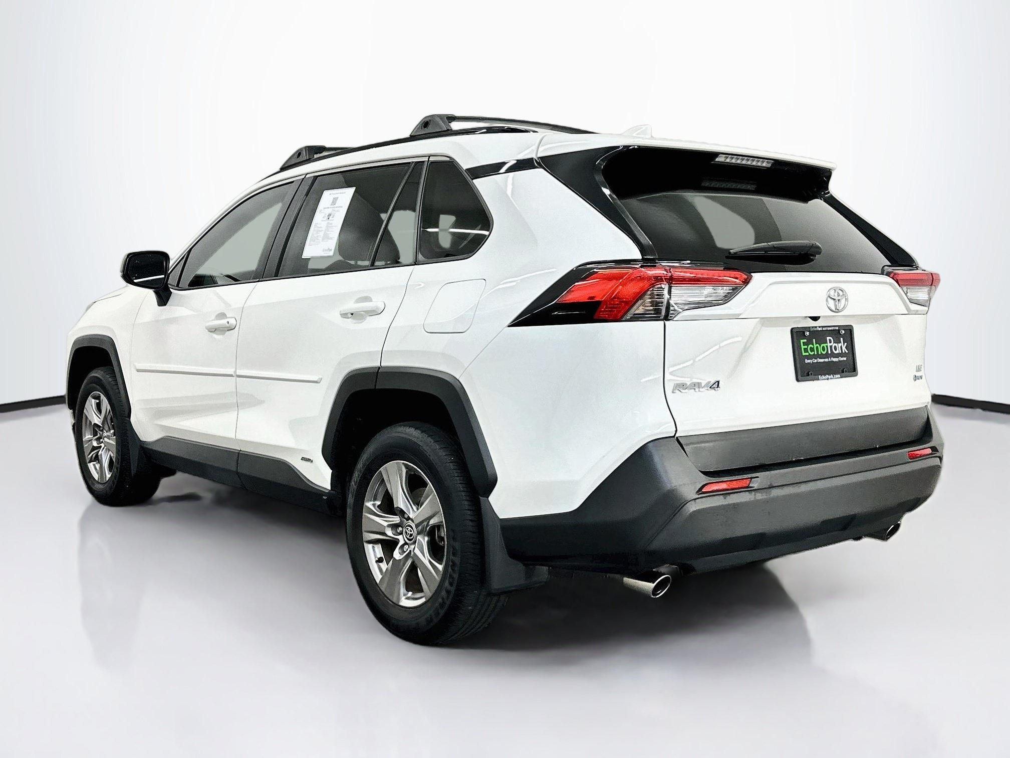 Used 2025 Toyota RAV4 LE AWD/4WD image 5