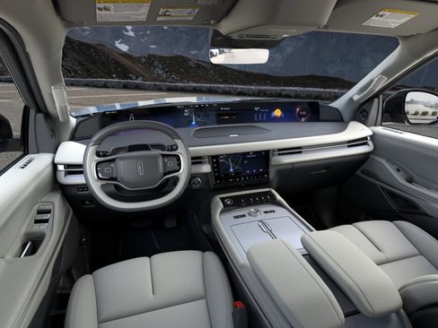 New 2026 Lincoln Navigator L Premier AWD/4WD image 9