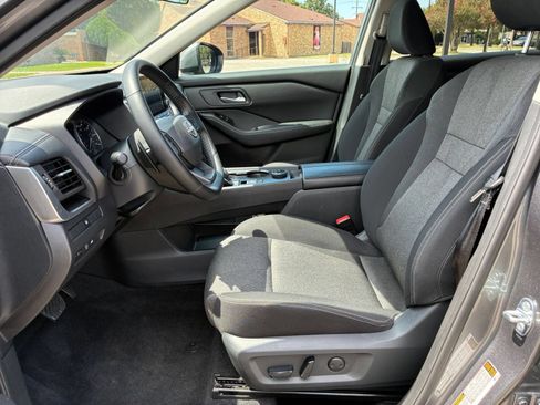 Used 2026 Nissan Rogue SV AWD/4WD image 24