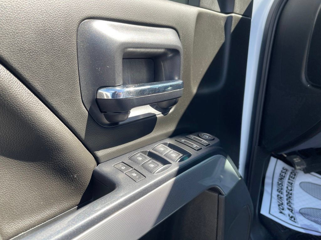 Used 2018 Chevrolet Silverado 1500 LT w/ All Star Edition AWD/4WD image 12