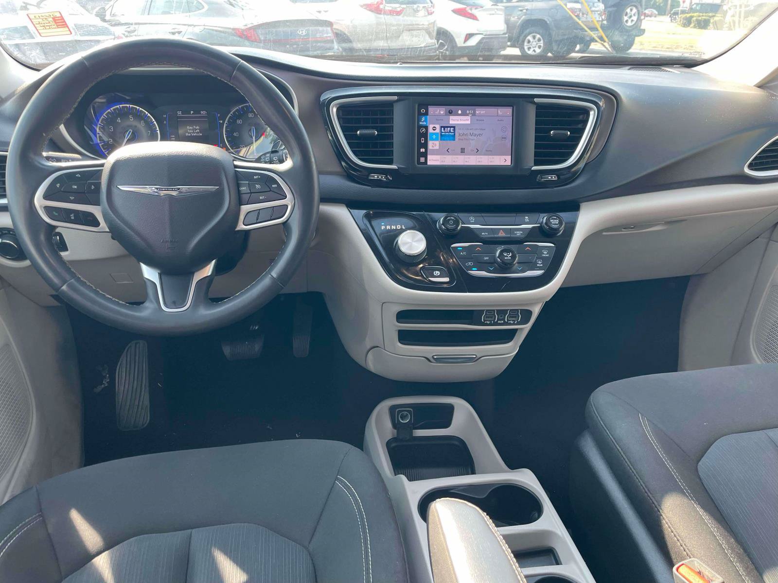 Used 2022 Chrysler Voyager LX FWD image 16