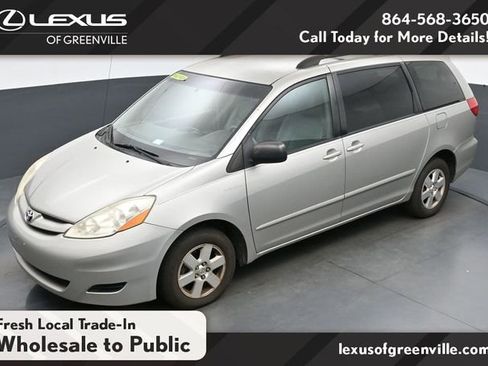 Used 2010 Toyota Sienna LE image 24