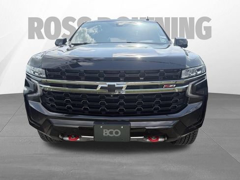 Used 2022 Chevrolet Tahoe Z71 w/ Luxury Package AWD/4WD image 2