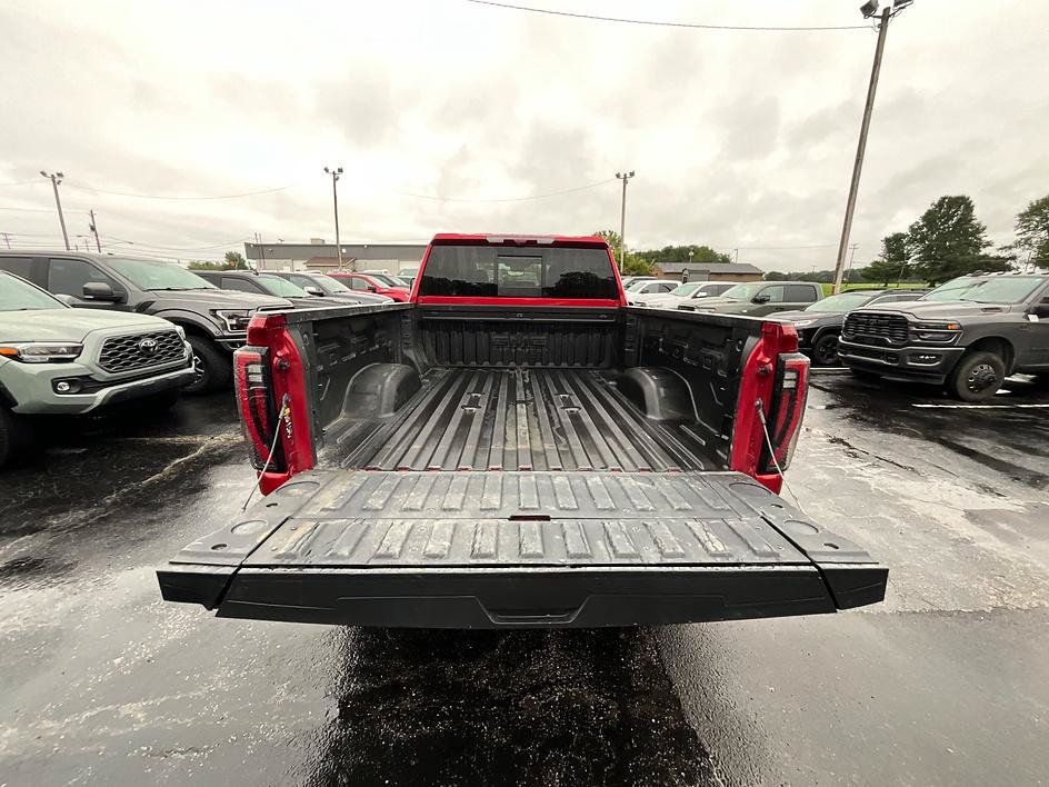 Used 2026 GMC Sierra 3500 AT4 w/ AT4 Premium Plus Package AWD/4WD image 9