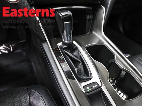 Used 2018 Honda Accord Touring image 13