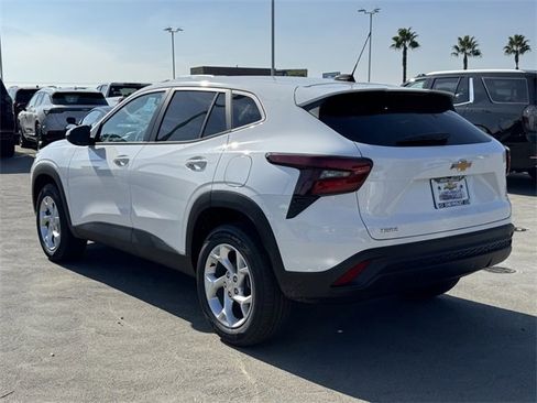 New 2026 Chevrolet Trax LS w/ LS Convenience Package image 3