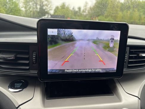 Used 2022 Ford Explorer XLT AWD/4WD image 30