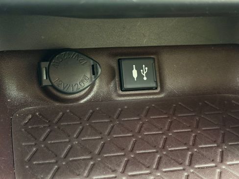Used 2019 Toyota RAV4 Limited w/ Cold Weather Package AWD/4WD image 34