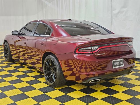 Used 2020 Dodge Charger SXT image 5