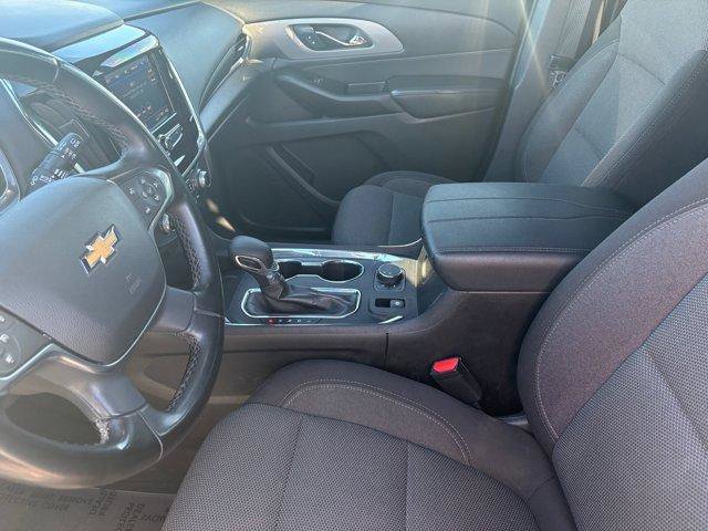 Used 2023 Chevrolet Traverse LT FWD image 16