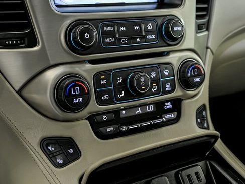 Used 2020 GMC Yukon XL Denali image 24