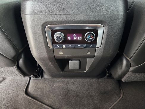 Used 2021 Chevrolet Tahoe Premier w/ Premium Package RWD image 33