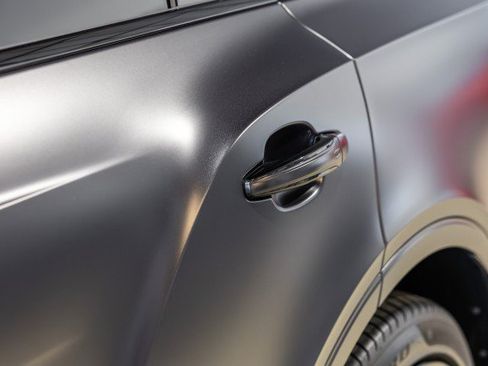 Used 2023 Bentley Bentayga AWD/4WD image 16