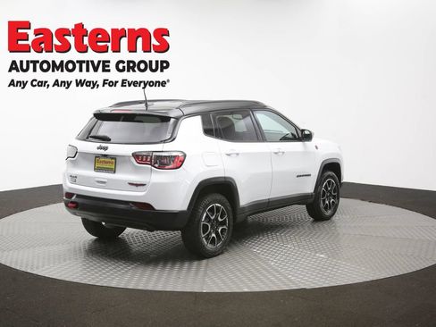 Used 2024 Jeep Compass Trailhawk AWD/4WD image 40