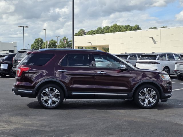 Used 2018 Ford Explorer Platinum AWD/4WD image 2