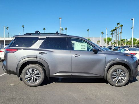 New 2025 Nissan Pathfinder SV w/ Black Appearance Package image 7
