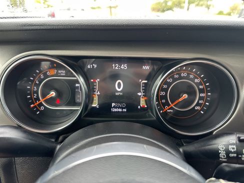 Used 2019 Jeep Wrangler Unlimited Sahara image 64