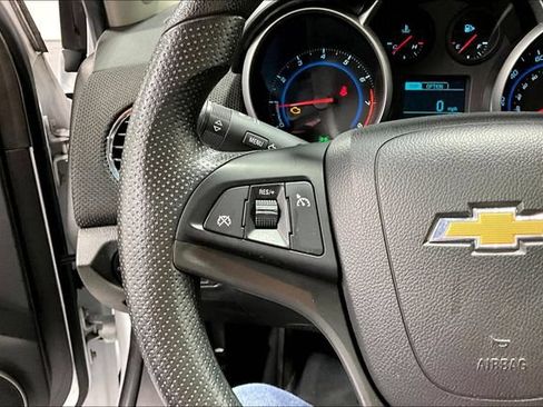 Used 2015 Chevrolet Cruze LT w/ Sun And Sound Package FWD image 10