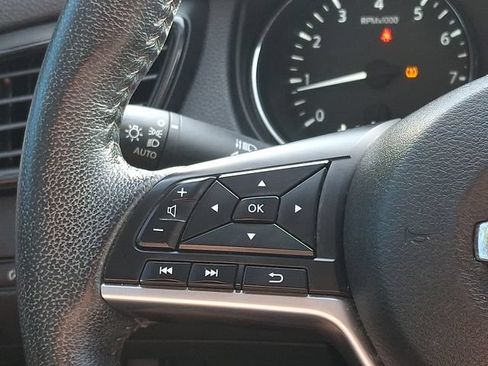 Used 2020 Nissan Rogue SV w/ Premium Package FWD image 21