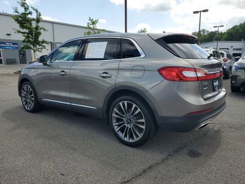 Used 2016 Lincoln MKX Reserve w/ Driver Assistance Package FWD image 4