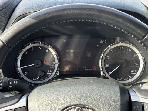 Certified 2025 Toyota Highlander LE FWD image 15