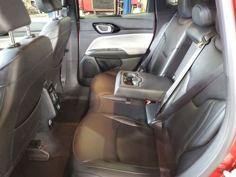 Used 2025 Jeep Compass Limited AWD/4WD image 9