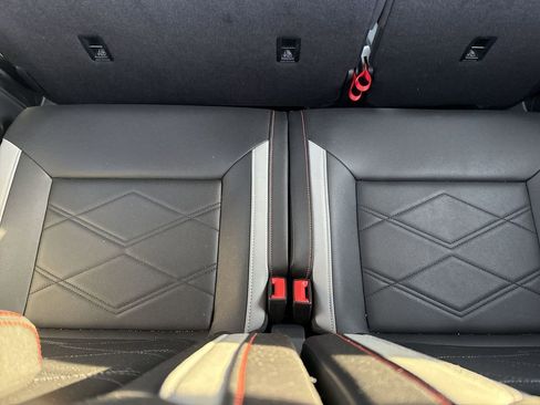 Used 2025 Volkswagen Atlas Peak Edition SE image 31