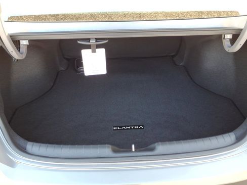 Used 2024 Hyundai Elantra SEL image 19