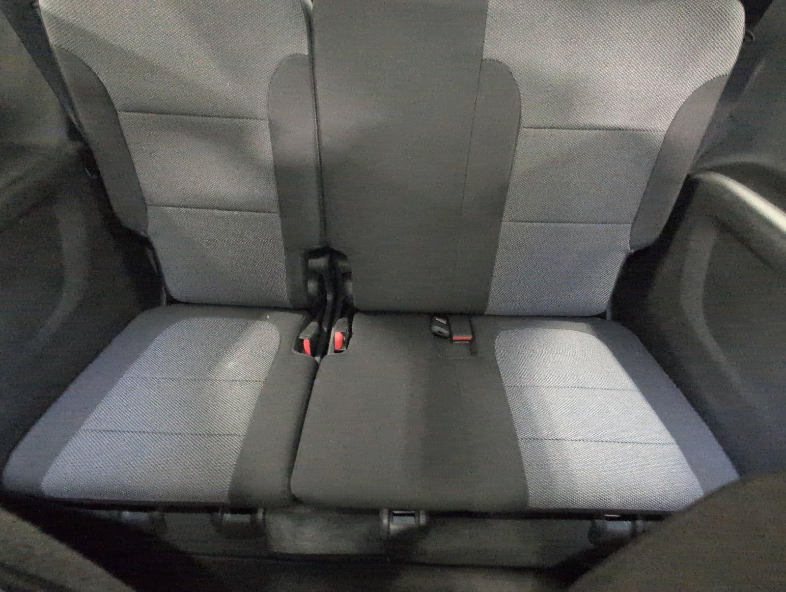 Used 2023 Chevrolet Traverse LT FWD image 23