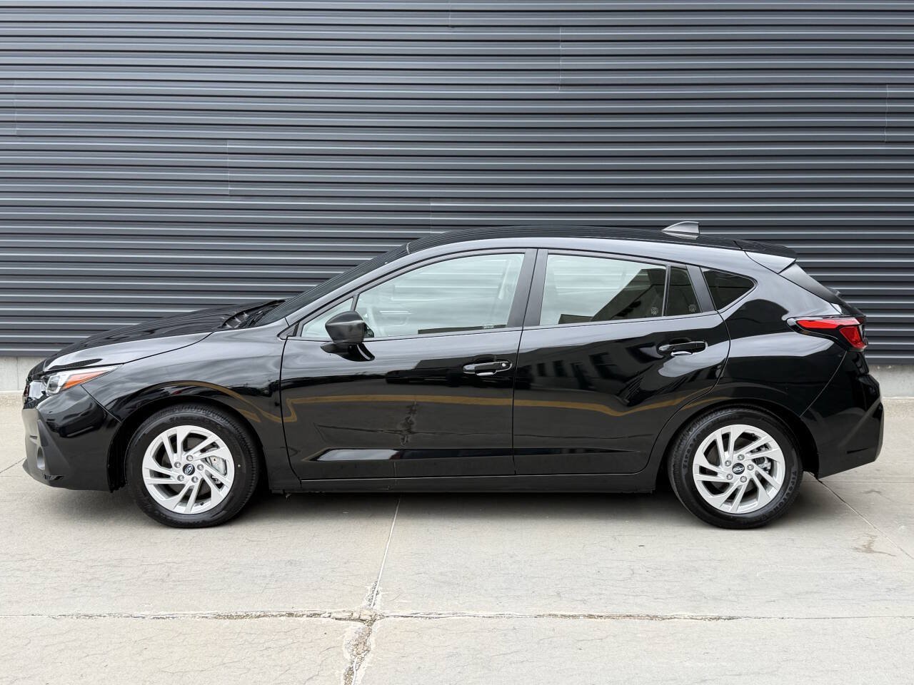 Used 2025 Subaru Impreza 2.0i AWD/4WD image 9