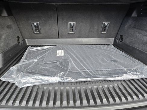 Used 2021 Cadillac XT4 Premium Luxury w/ Cold Weather Package image 21