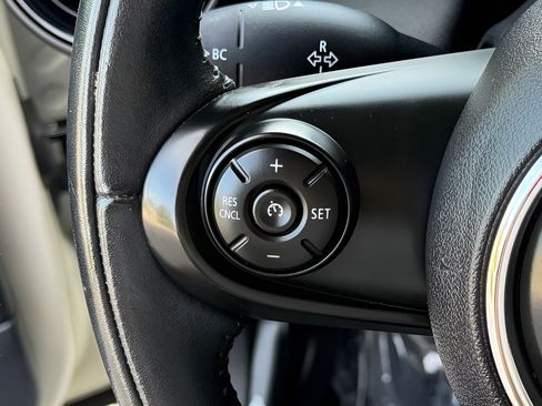 Used 2018 MINI Cooper 2-Door Hardtop FWD image 28