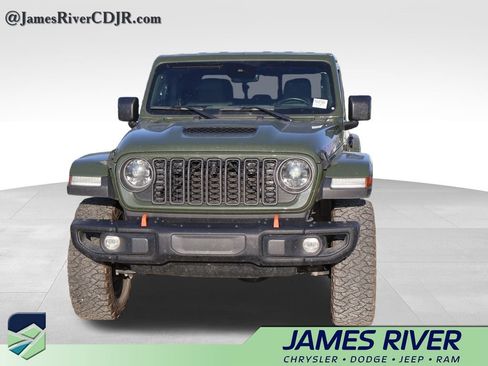 Used 2024 Jeep Gladiator Mojave AWD/4WD image 4