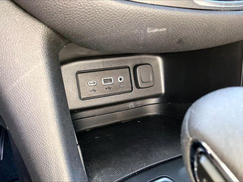 Certified 2024 Chevrolet Equinox LT FWD image 25