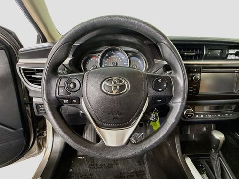 Used 2014 Toyota Corolla LE FWD image 11