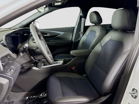 Used 2025 Buick Envista Preferred w/ Convenience I Package image 21