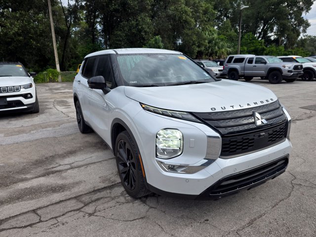 Used 2023 Mitsubishi Outlander SE Black Edition AWD/4WD image 1